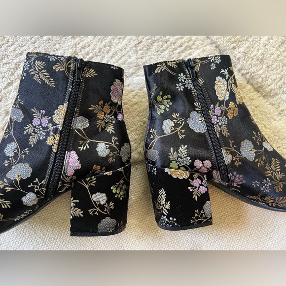 Anthropologie Bar III Heeled Black Brocade Ankle Boots Booties Floral Satin 9 10 - Picture 14 of 14